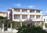 Location vacances Okrug - Apartments with parking space Mavarstica, Ciovo - 17821-2