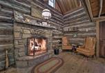 Location vacances Sylva - Log Cabin, Historic, wood fireplace-3