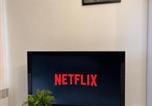 Location vacances  Gare de Wolverhampton - Casa De Centro en-suite room Netflix, Fast Wifi Free Parking-1