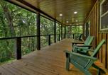 Location vacances Blue Ridge - 10min To Br • Treehouse Vibes • Modern • Cabin-2