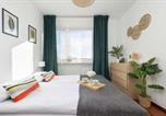 Location vacances Katowice - Functional & Cozy Apartment with Balcony and Workspace by Noclegi Renters-2