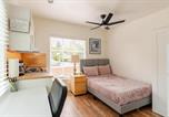 Location vacances Milpitas - Palo Alto Retreat Room A Kitchenette & Bathroom-1