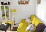 Location vacances Dives-sur-Mer - Appartement T2 avec Jardin, Proche Centre et Plage de Cabourg, Parking Inclus - Fr-1-487-295-4