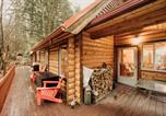 Location vacances Chilliwack - Glacier Springs Cabin #21 - Log Cabin - Wi-Fi - Pets Ok-2
