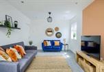 Location vacances La cathédrale Saint Michael de Coventry - Coventry Sleeps 8 Garden and Large Driveway-2