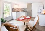 Location vacances Caumont-sur-Durance - Stunning Apartment In Caumont-Sur-Durance-4