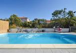 Location vacances Okrug - House Dd with heated pool-2