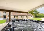 Location vacances Brent Knoll - The Cowshed - Hot tub, Garden, Parking-1