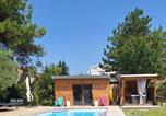 Location vacances Althen-des-Paluds - Le Pin Penché-1