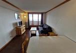 Location vacances Besse-et-Saint-Anastaise - Appartement spacieux avec terrasse et garage, accès piscine - Fr-1-814-88-4