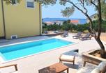 Location vacances Vransko - Holiday home in Drage with sea views, balcony, air conditioning,Wifi 592-1-3
