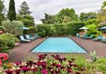 Le Mas de Bertagne studio kitchenette terrasse piscine