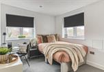 Location vacances  Chatsworth House - 6 Bedroom Apartment Downtown Groups-3
