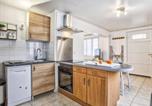 Location vacances Cabourg - Maison de ville avec 2 chambres et cuisine équipée au cœur de Cabourg, proche plage - 4 pers. - Fr-1-788-1-2