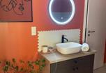Location vacances Orbey - Studio romantique avec baignoire balnéothérapie duo et jardin proche de Colmar et Kaysersberg pour 2 personnes-2