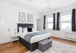 Location vacances Southend-on-Sea - 3 Bed Apartment with Balcony in Southend on Sea!-1