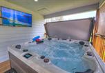 Location vacances Fredericksburg - Chateau De Callis - Hot Tub & 1 Block to Main St-2