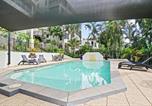 Location vacances Trinity Beach - Waves & Wonders Ocean view apartment-1