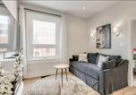Hôtel Toronto - Casa Queen - Unique 2br Suite in Leslieville-1