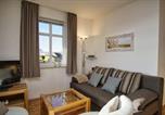 Location vacances Breege - Hafennahe Ferienwohnung mit Balkon und Meerblick - Hafenhäuser Breege Fewo 11-3