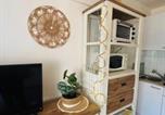 Location vacances Antibes - Charmant studio pour deux avec balcon à Antibes-3