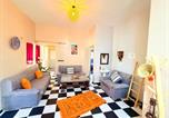 Location vacances  Tizi N’Ouanou - Spacious Apartment with Motorcycle Garage, Free Parking, and Air Conditioning-1