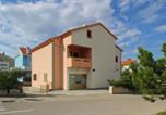 Location vacances Punat - Apartments with parking space Punat, Krk - 24845-1