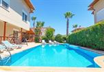 Location vacances  Perge - Paradise Town Villa Belmaria-3