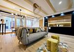Location vacances Antibes - Le Magnum Riviera - Maison Proche de la Plage-3