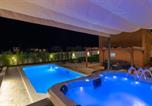 Location vacances Aéroport de Zadar - Villa Village Idylle with pool, sauna, jacuzzy and private parking-2