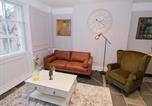 Location vacances  Gare de Cheltenham - 12 Montpellier Arcade-3