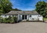 Location vacances  Gare de Ton Pentre - Daffodil Cottage-1