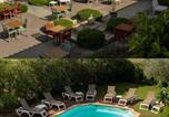Hôtel Saint-Quentin-la-Poterie - Patio De Violette-1