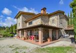 Location vacances Chiusi della Verna - Amazing Apartment In Caprese Michelangelo-2