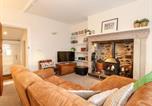 Location vacances Newton-by-the-Sea - Garden Cottage-2