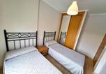 Location vacances  Lugo - Apartamento Playa Rapadoira. Terraza y Piscina-4