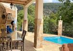Location vacances Carcabuey - Spacious House Zambra + Pool-3