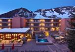 Hôtel Aspen - Aspen Square Condominium Hotel-1