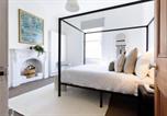 Location vacances Launceston - Elegant 2-Bedroom Home with Curated Decor & Outdoor Entertaining-2