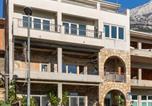 Location vacances Riviera dite de Makarska - Apartments with parking space Makarska - 22017-1