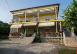 Location vacances Starigrad - Apartments by the sea Starigrad, Paklenica - 25400-2