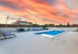 Location vacances Kanfanar - Beautiful Villa Baraka with pool near Pazin-2