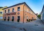Location vacances  Gare de Straubing - Gasthof Geier-1