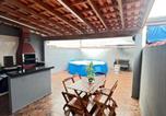 Location vacances São Sebastião - Casa com área gourmet e piscina em Caraguatatuba-3