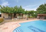 Location vacances Lagnes - 3 Bedroom Amazing Home In Lagnes-1