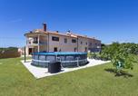 Location vacances Barban - Luxurious apartment with pool-1