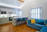 Location vacances Horley - Hazelwick Apartment-1