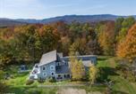Location vacances Warren - Beautiful Country Home with Hot Tub & Pool Table-1