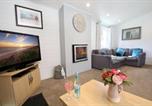 Location vacances  Royaume-Uni - 2 Bedroom Superior Lodge with Hot Tub-2
