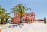 Location vacances Pêra - Villa Palm Grande - Huge house 7 bedroom sleeps 31 Heat pool Jacuzzi Sauna Pool table T Tennis-2